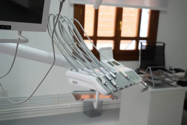 fauteuil dentaire cabinet de consultation clinique SmileHARMONY dr benahmed SmileHARMONY orthodontie Alger