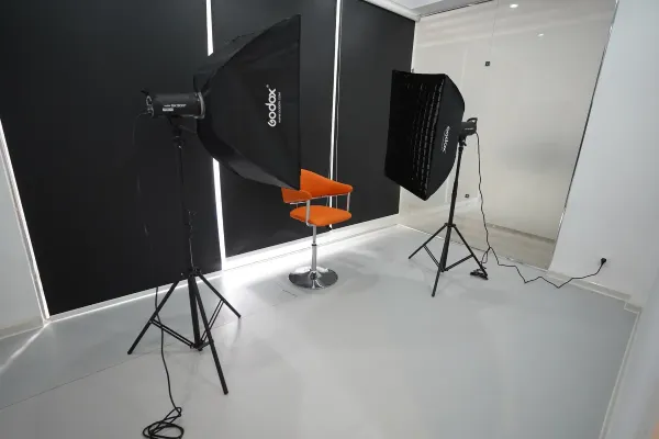 salle de photographie de la clinique SmileHARMONY spécialisée en prthodontie à Benaknoun alger